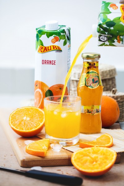 鲜榨橙汁玻璃杯图片 怎么做鲜榨橙汁果汁才好喝