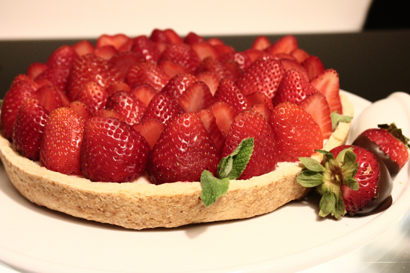盘子里的草莓图片 美味的草莓图片