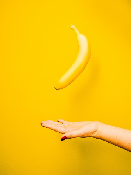 短香蕉和长香蕉的图片大全 两根香蕉对比图片