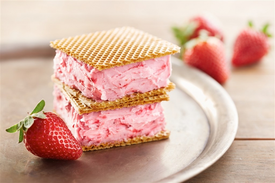 草莓味冲泡式冰淇淋粉 冰淇淋美食图片大全