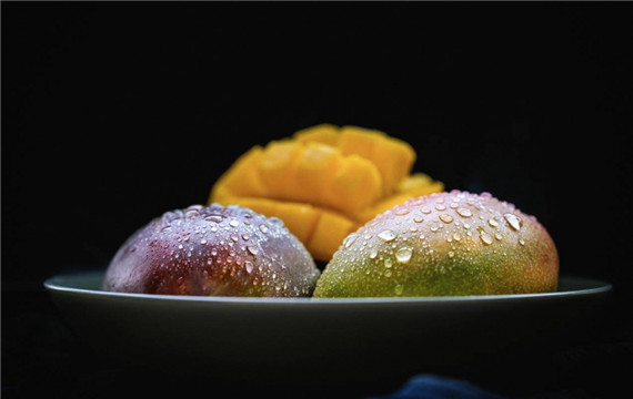 芒果是不能和什么一起吃 芒果不能跟什么水果一起放