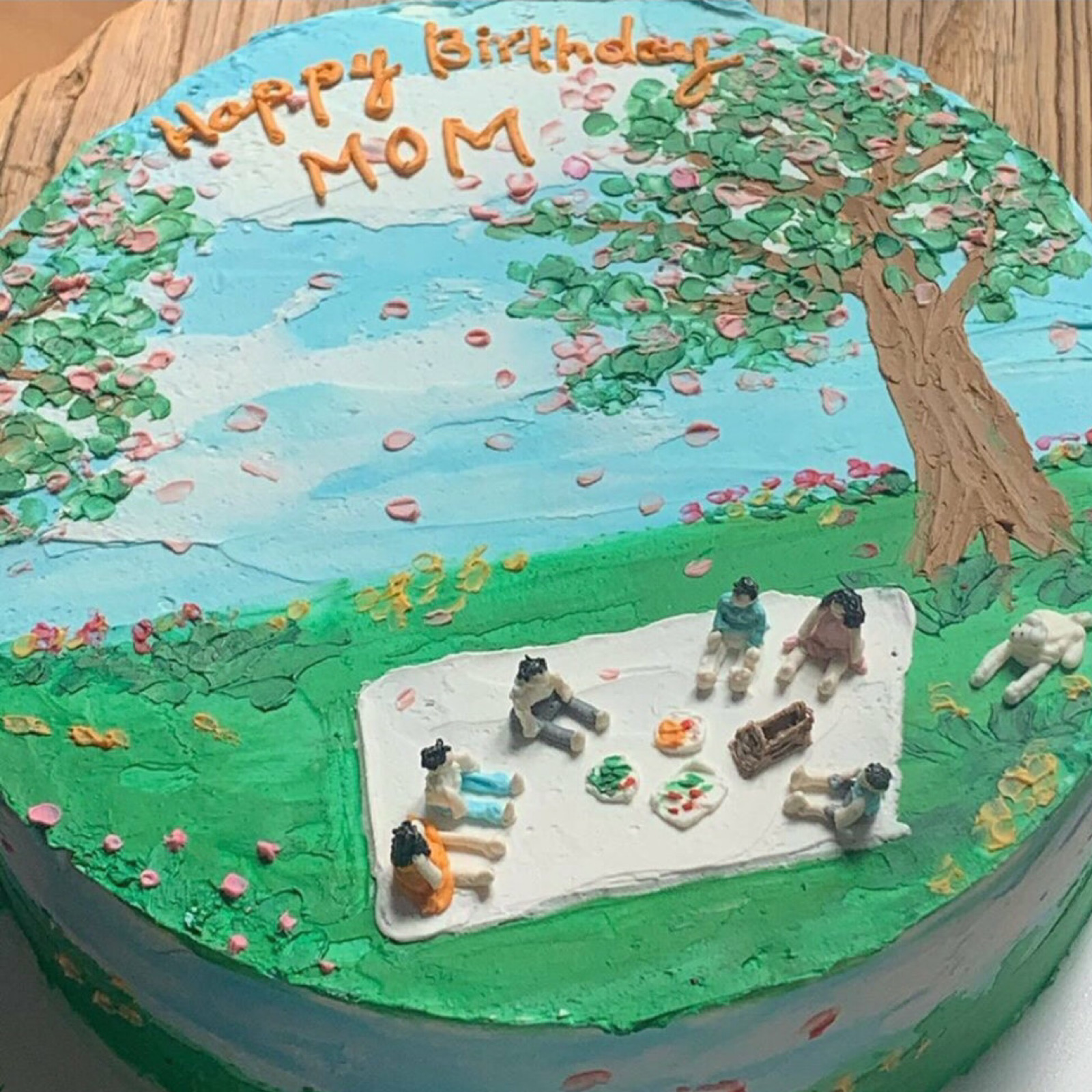 好看的蛋糕花朵 彩绘荷花蛋糕是画出来的吗