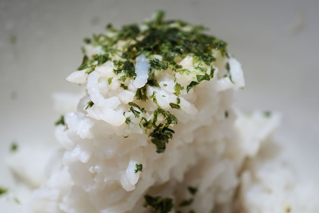 海带焖饭的功效 烧汁虾米饭图片