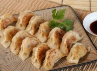 蒸的饺子和煮的饺子有什么区别 饺子煮多久才熟煮饺子的正确煮法