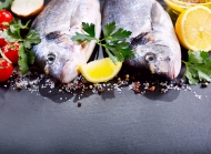 西红柿煮鱼可以加柠檬吗 鱼和西红柿