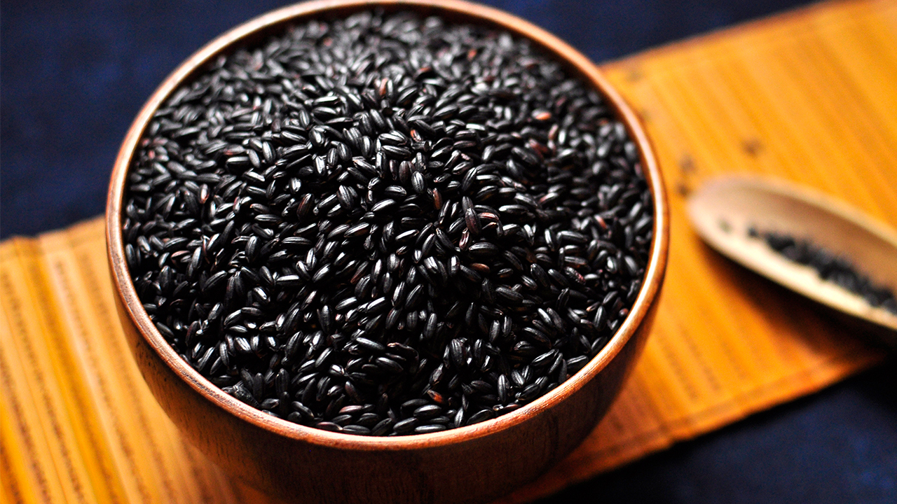 经常吃黑米有助于补充铁元素吗？黑米怎么吃最营养？