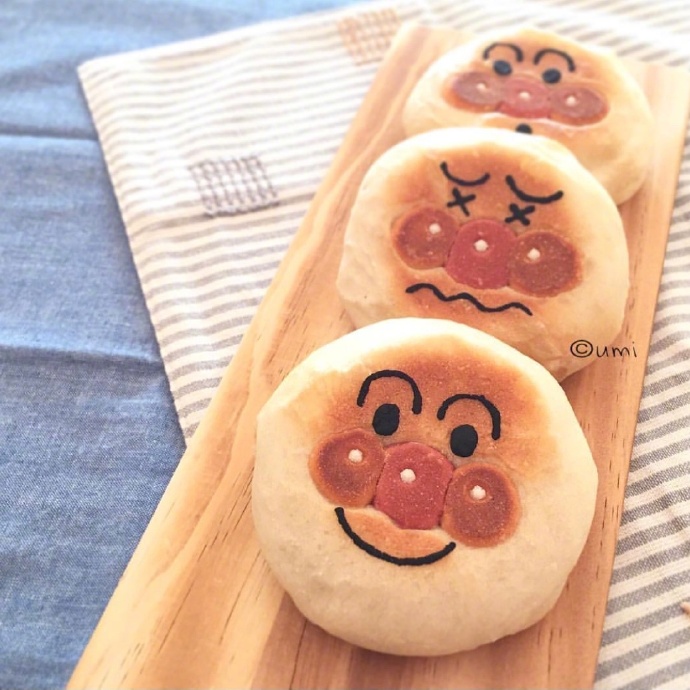 可爱的面包超人造型糕点图片