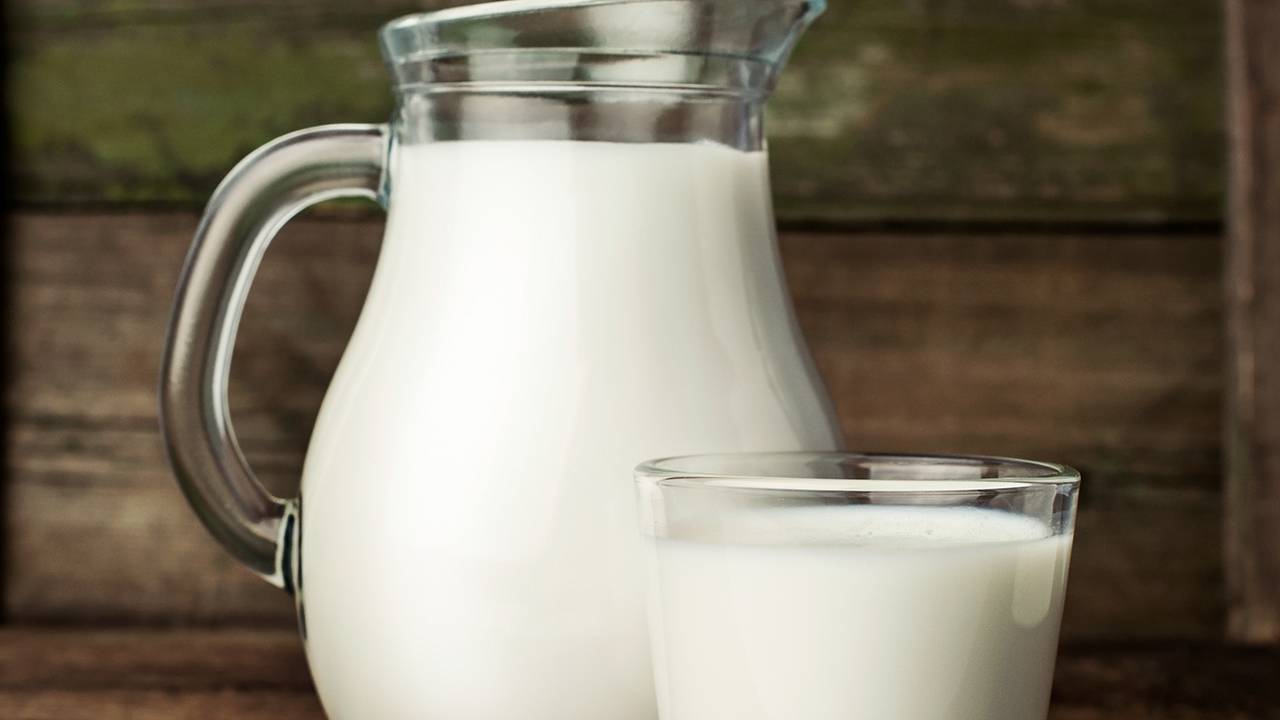 空腹喝奶会浪费蛋白质？什么人不能空腹喝牛奶？