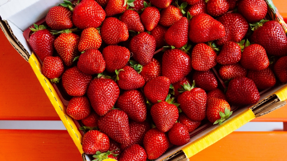 各种各样颜色的草莓图片大全 草莓的颜色的图片