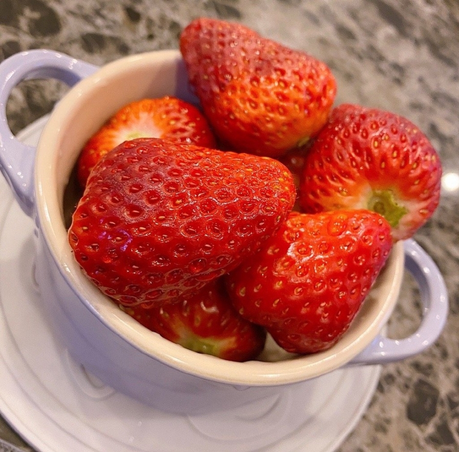 鲜草莓图片大全 鲜艳漂亮的草莓图片