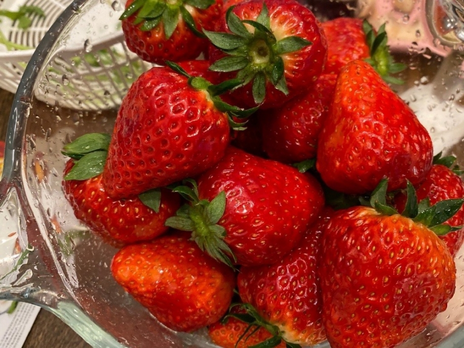 鲜草莓图片大全 鲜艳漂亮的草莓图片