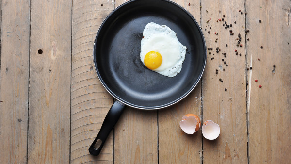 如何保存鸡蛋半年不坏？如何判断生鸡蛋是否坏了？
