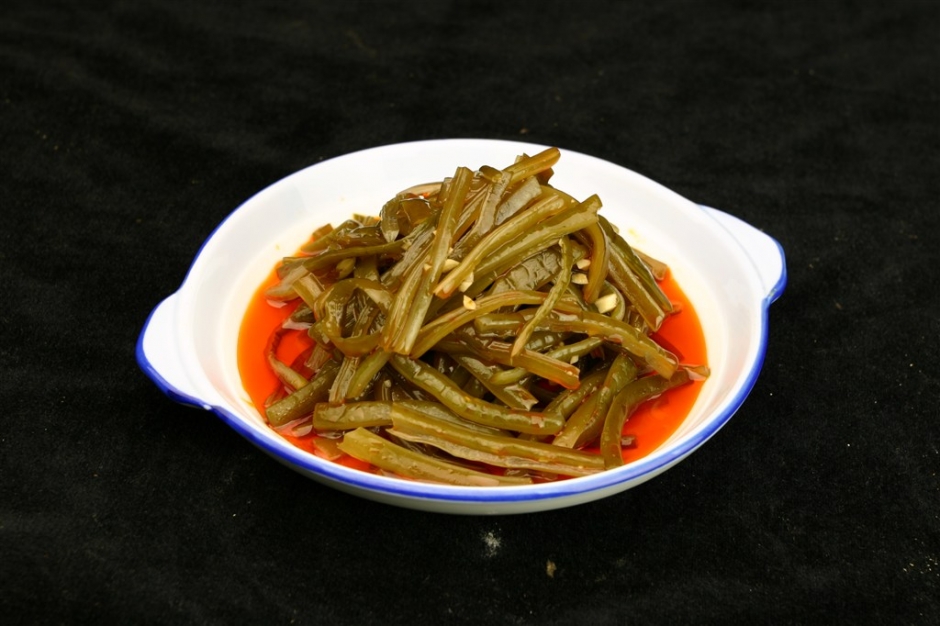 菠菜绿豆芽凉菜的图片 拌青豆芽凉菜的做法