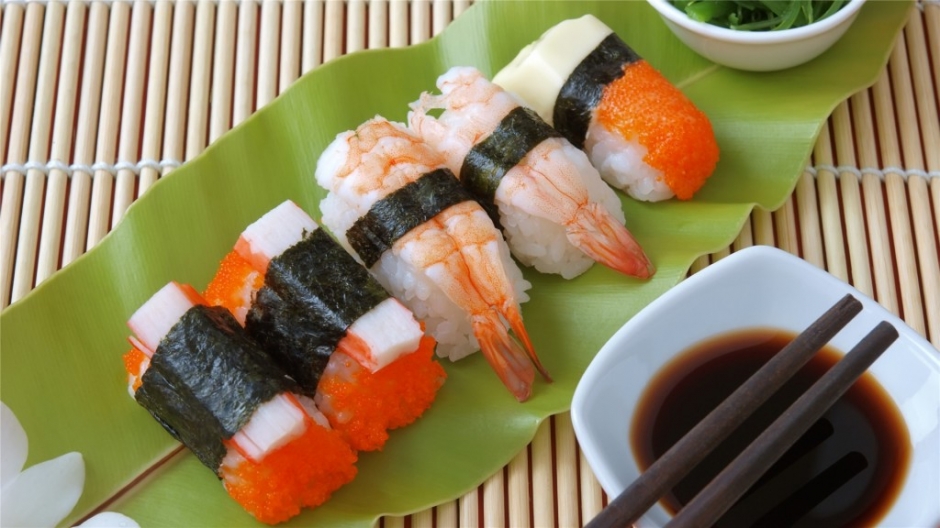 日本料理寿司卷系列教程 吃寿司卷和生鱼片