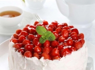 草莓奶油蛋糕菜谱 心形奶油草莓蛋糕图片