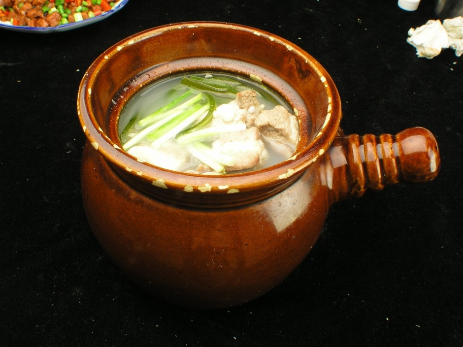 瓦罐玉米排骨汤高清图片 排骨汤的高清图片