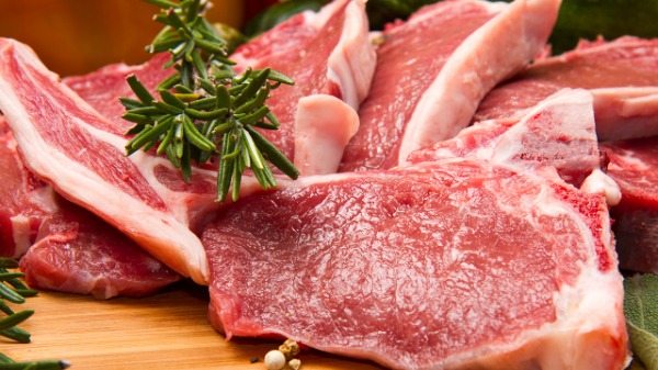 买羊肉怎么买羊肉怎么区分山羊和绵羊？挑选羊肉都有哪些方法？