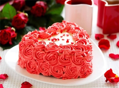 生日蛋糕用奶油挤爱心做法 心形玫瑰奶油蛋糕图片大全