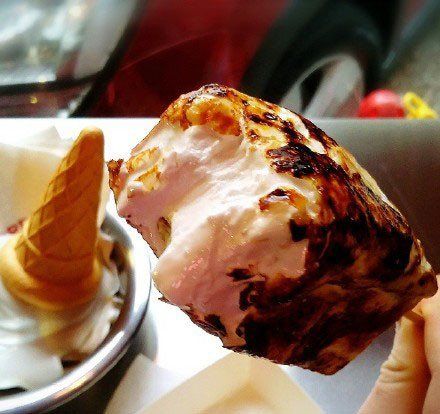 吃烤棉花糖声控韩国 韩国街头小吃糖饼冰淇淋
