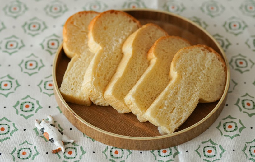 各种面包变熟的瞬间 法式面包早餐配图