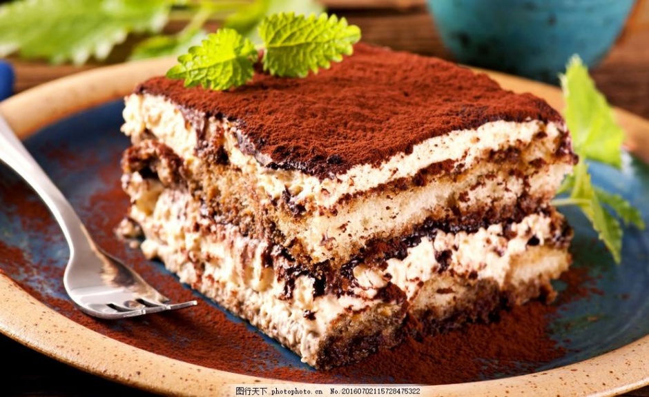 巧克力提拉米苏蛋糕造型图片 提拉米苏巧克力慕斯蛋糕图片大全